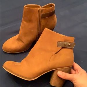 NEW size 8.5 brown boots